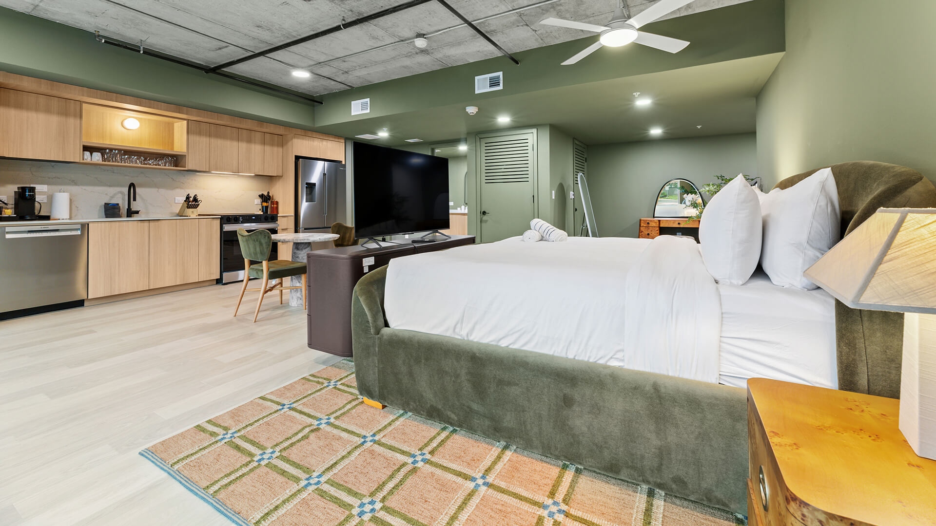 Zephyr Suite – Bedroom & Kitchen – The Code Austin
